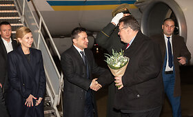 Volodymyrą Zelenskį Vilniaus oro uoste pasitiko Linas Linkevičius