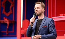 Keliaujančios operos spektaklis &bdquo;Tarnaitė ponia&ldquo;