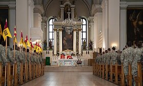 Į misiją Malyje i&scaron;lydėta a&scaron;tunta Lietuvos karių pamaina