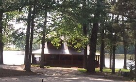 Fantastinio filmo &bdquo;Ker&scaron;ytojai. Pabaiga&ldquo; herojaus Tony Starko trobelė &bdquo;Airbnb&ldquo;&nbsp;platformoje