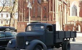 Istorinių sunkvežimių sąskrydis
