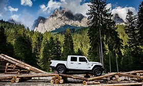 Naujoji pikapų žvaigždė &ndash; &bdquo;Jeep Gladiator&ldquo;