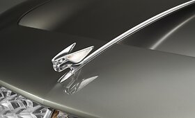 &bdquo;Bentley&ldquo; atnaujino &bdquo;Flying B&ldquo; ženklelį