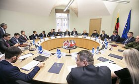 Vyriausybės ekstremalių situacijų komisijos posėdis dėl padarinių, po gaisto Alytuje