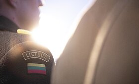 Atminimo laužų uždegimas prie Vilniaus televizijos bok&scaron;to
