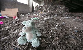 Vilniaus pa&scaron;onėje esančioje fermoje surasti plastiko atliekų kalnai
