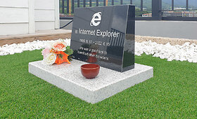 Pietų Korėjoje i&scaron;kilo paminklas &bdquo;Internet Explorer&ldquo; nar&scaron;yklei