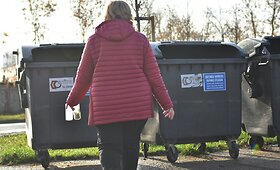 Atliekos Panevėžio kapinėse po Vėlinių