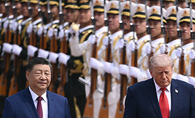 Istorinis momentas: Trumpas susitiko su Xi Jinpingu