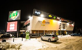 Vėliavos spalvomis &bdquo;Iki&ldquo; parduotuvės &scaron;vies iki pat Kovo 11-osios