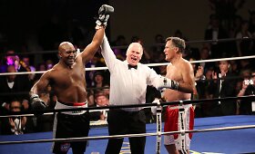 Bokso ringe susikovė Evanderis Holyfieldas ir Mittas Romney