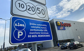 Automobilių stovėjimo aik&scaron;telė prie parduotuvės &bdquo;Lidl&ldquo;