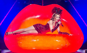 Kylie Minogue koncertinis turas &bdquo;Kiss Me Once&ldquo;