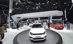 16-oji &Scaron;anchajaus automobilių paroda