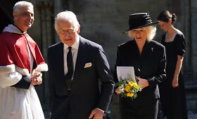 Karalius Charlesas III ir karalienė konsortė Camilla lankėsi Velse