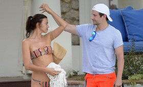 Bradley Cooperis ir Irina Shayk Kaprio saloje Italijoje