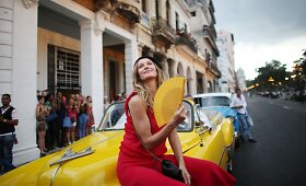 &bdquo;Chanel&ldquo; Havanos pagrindiniame bulvare pristatė Kubos įkvėptą kolekciją