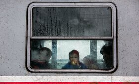 Migrantų portretai Tovarniko (Kroatija) geležinkelio stotyje