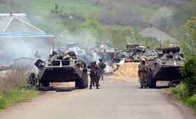 Ukrainos pajėgos Slovjanske mėgina susigrąžinti teroristų ir diversantų užimtą miestą