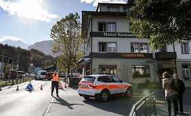 &Scaron;veicarijoje prie geležinkelio stoties nu&scaron;auti trys žmonės