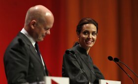 Angelina Jolie konferencijoje dėl seksualinio smurto karo zonose