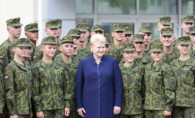 Prezidentė Dalia Grybauskaitė dalyvavo mokslo ir žinių &scaron;ventėje Generolo Jono Žemaičio Lietuvos karo akademijoje