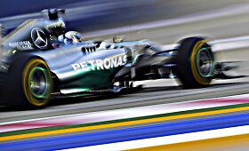 &bdquo;Formulės-1&ldquo; treniruotės Singapūro lenktynių trasoje 