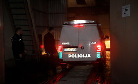 Policijos ma&scaron;ina į Kauno tardymo izoliatorių atvežta Neringa Venckienė