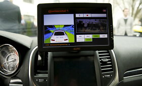JAV senatoriai i&scaron;bandė penkis autonominius automobilius