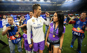 Cristiano Ronaldo su drauge Georgina Rodriguez po UEFA finalinio mačo