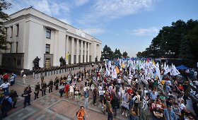 Protestai prie&scaron; reformą, suteiksiančią daugiau autonomijos prorusi&scaron;kam rytiniam regionui