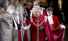 90-ąjį jubiliejų &scaron;venčiančios karalienės Elizabeth II gyvenimo akimirkos