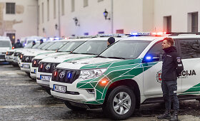 Policijos pareigūnams perduoti nauji  tarnybiniai automobiliai