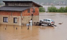 Bosniją merkia stipriausios liūtys per 120 metų