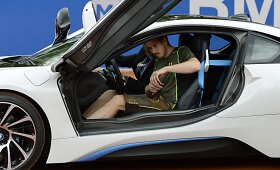 Andy Murray laimėjo pirmą turnyrą ant grunto ir įspūdingą BMW automobilį