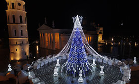 Įžiebta Vilniaus Kalėdų eglė Karalienė