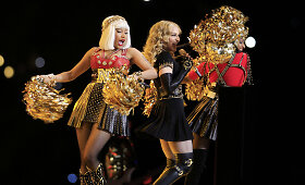 2012 m. &bdquo;Super Bowl&ldquo; ilgosios pertraukos koncertas su Madonna, MIA, LMFAO, Nicki Minaj ir kt.