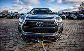 Lietuvos kariuomenei perduoti nauji i&scaron;minavimo visureigiai &bdquo;Toyota Hilux&ldquo;