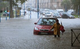 Prancūzija daugiau kaip pus&scaron;imtyje miestų dėl potvynių paskelbė stichinės nelaimės padėtį