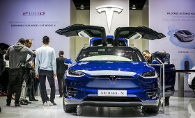 &bdquo;Tesla Model X&ldquo; krosoveris Paryžiaus automobilių parodoje