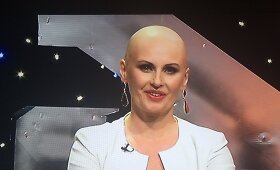 Rūta Janutienė nusiskuto galvą plikai