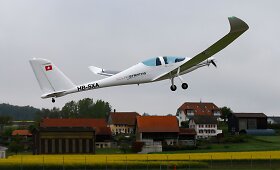 Saulės energija varomas lėktuvas &bdquo;SolarStratos&ldquo;