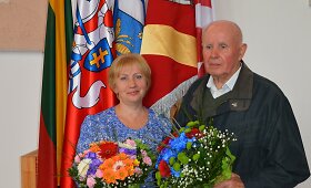 Senojoje Varėnoje įteikti &bdquo;Sidabrinės bitės&ldquo; apdovanojimai