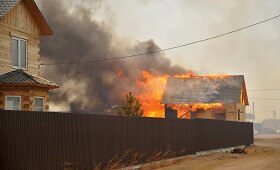 Rusijoje pievų gaisrai sunaikino &scaron;imtus namų
