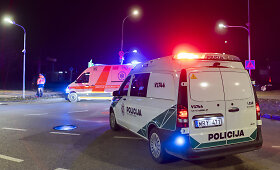 Vilniuje užsiliepsnojo garažų kompleksas