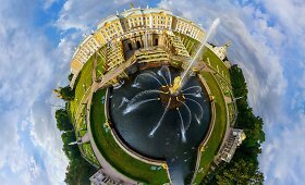 Netikėtose fotografijose žymios pasaulio vietos virsta mažomis planetomis
