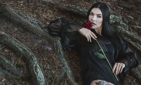 Dainininkė Kaia tapo lietuvi&scaron;kos kosmetikos &bdquo;Manilla&ldquo; veidu