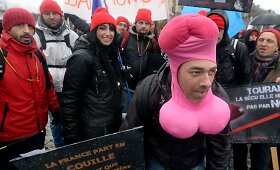 &bdquo;Pykčio dienos&ldquo; protestas prie&scaron; Prancūzijos prezidentą Francois Hollande'ą