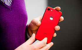 Į Lietuvą atkeliavo pirmasis raudonas &bdquo;iPhone 7&ldquo; telefonas
