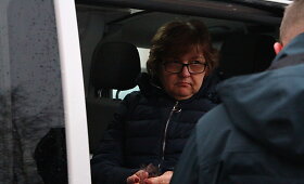 Panevėžyje neblaivi &bdquo;Ford&ldquo; vairuotoja nuvertė kelio ženklą